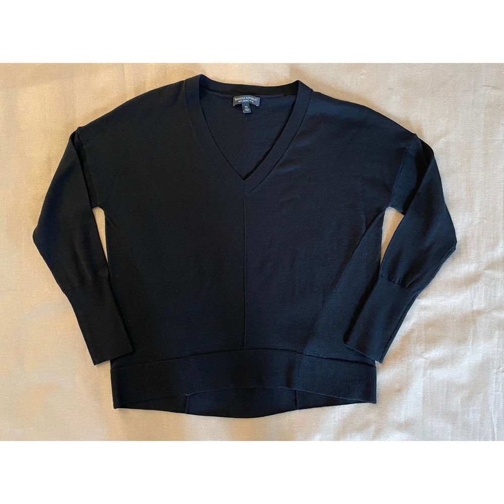 Banana Republic Merino Wool V Neck Sweater Size XS Black Capsule Quiet Luxury